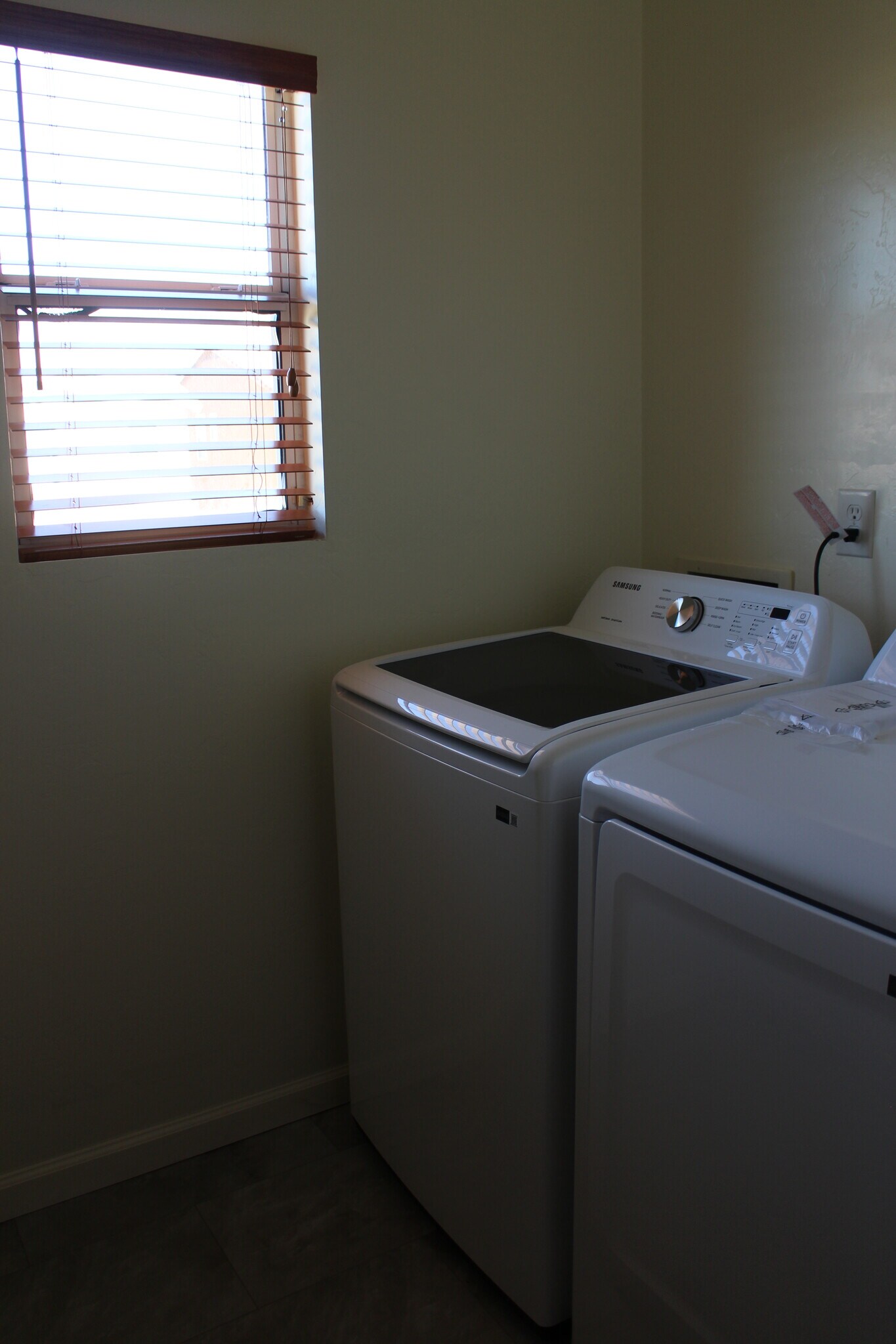 Building Photo - 4190 E Deer Dancer Way