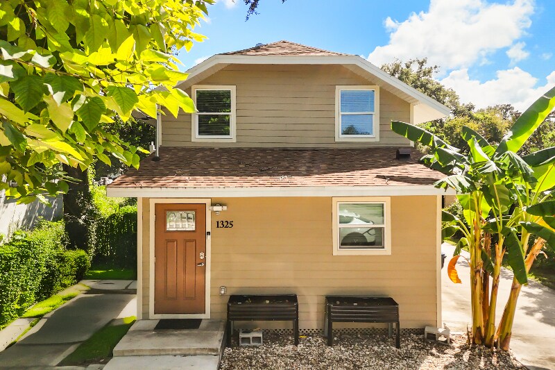 Building Photo - 1325 Cloverlawn Ave