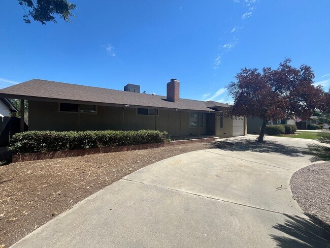 Building Photo - Cozy three bedroom home for rent