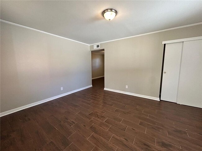 Building Photo - 4010 Sunnyvale Ln S