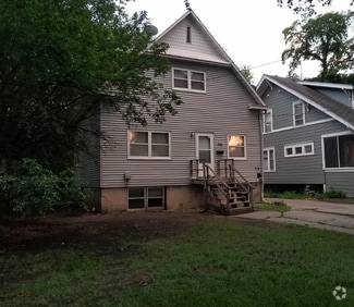 Building Photo - 714 11th Ave N
