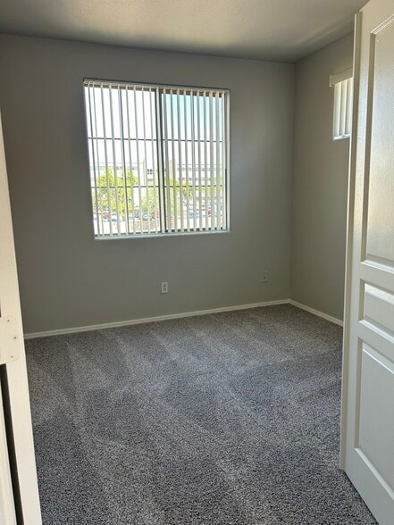 Building Photo - 1941 S Pierpont