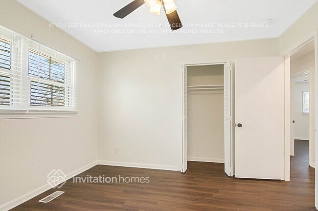 Building Photo - 232 Sandlewood Dr