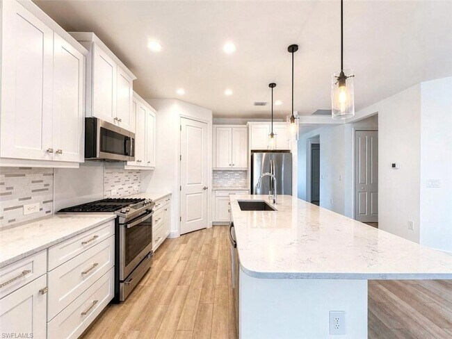 Building Photo - 2295 Marquesa Cir