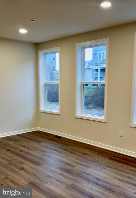 Building Photo - 42 Grayson Ln