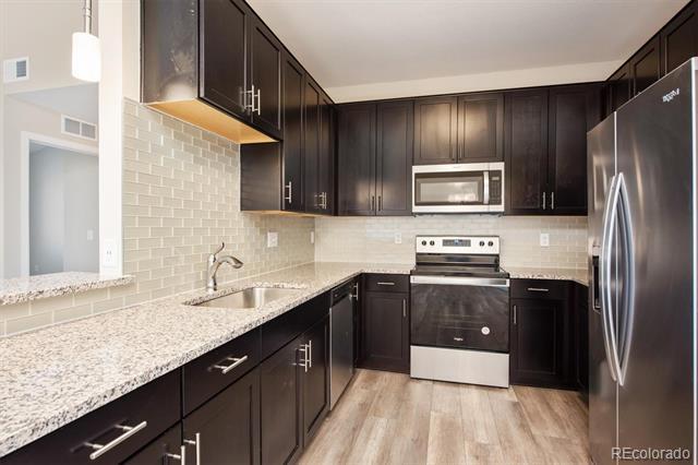 Building Photo - 15700 E Jamison Dr