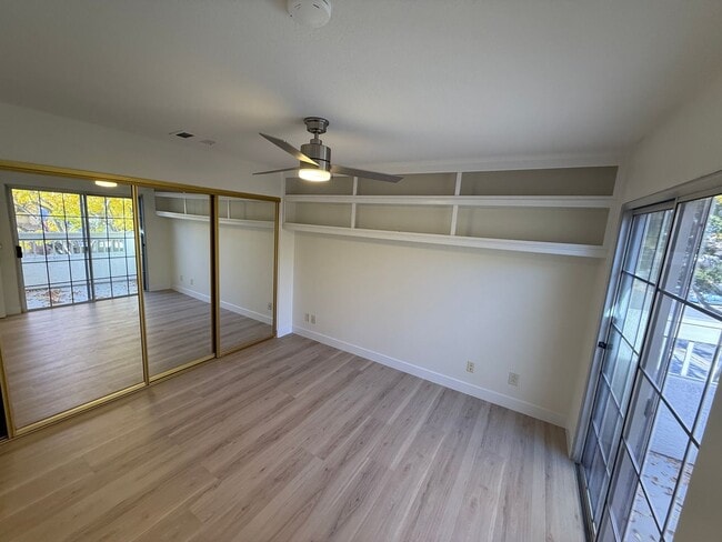 Building Photo - 3-Bedroom Home with Dual Fireplaces, Dual Balconies, and Community Pool in Valencia!