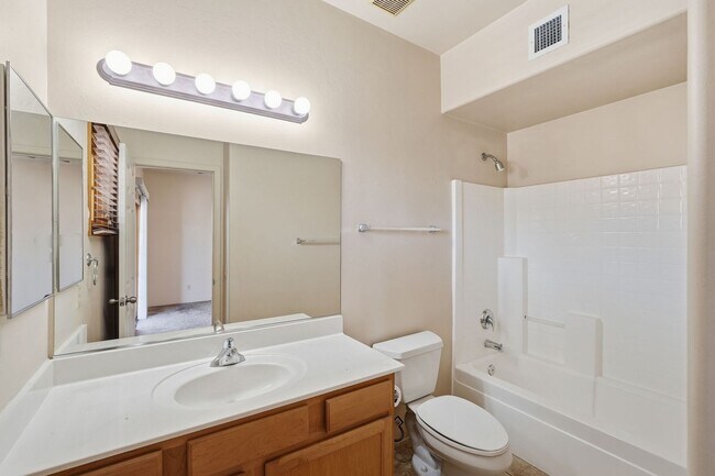 Building Photo - 630 Harvill Dr