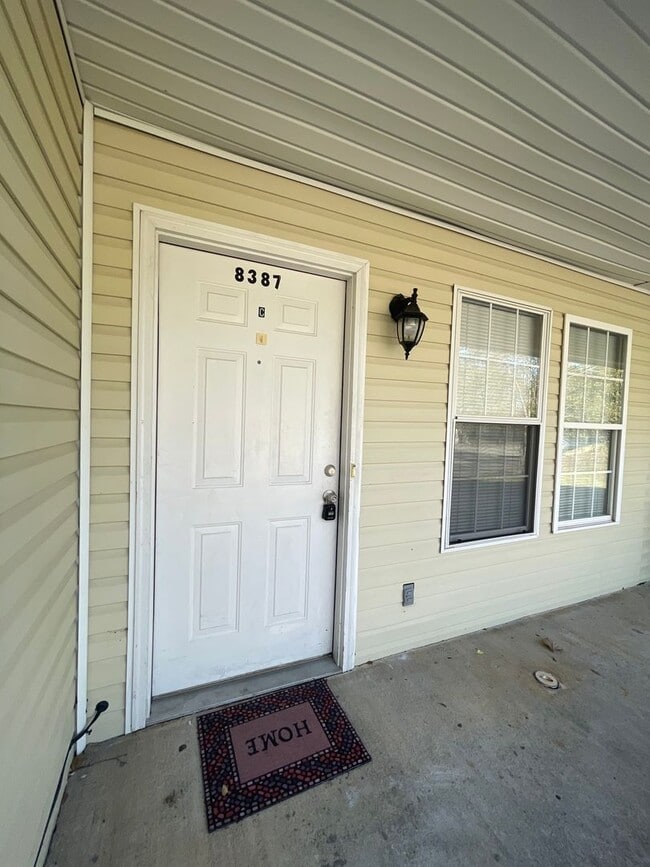 Building Photo - 2 bedroom 2 bath ranch Duplex in Douglasville, GA