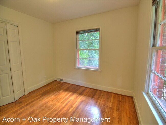 Building Photo - 3 br, 2 bath House - 107 W. Woodridge Dr.