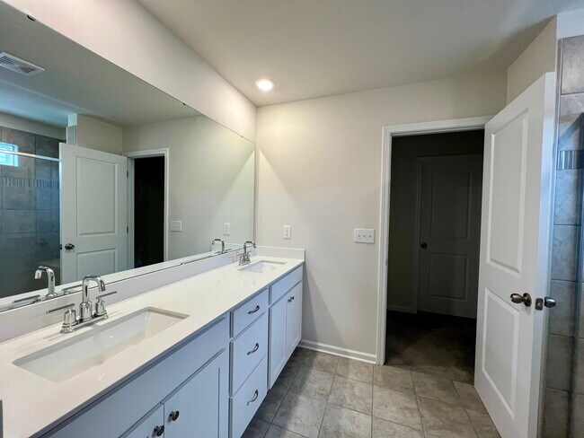 Building Photo - 314 Hamptons Cove Rd