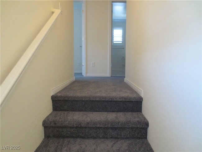 Building Photo - 134 Lomita Heights Dr