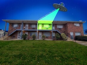 Building Photo - A Stan for Tan on Lan(sdowne)