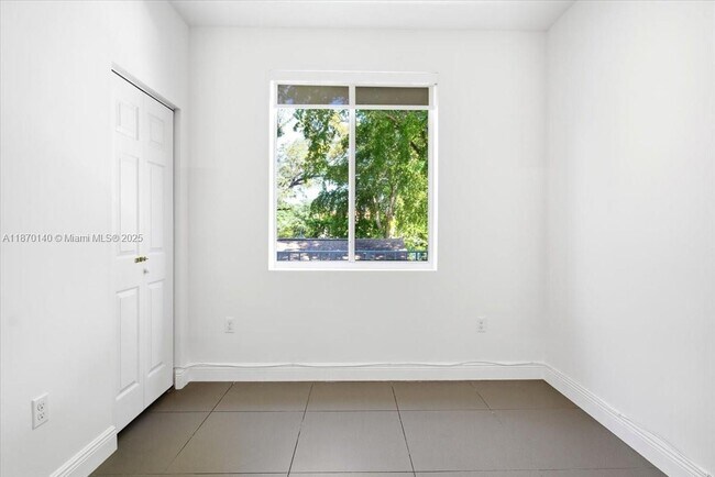 Building Photo - 541 NW 33rd St