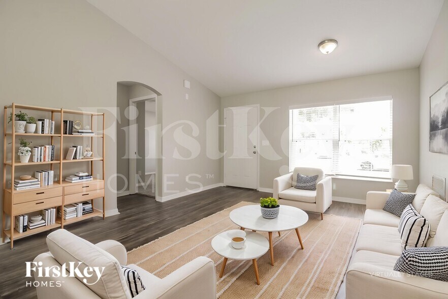 Building Photo - 5771 Cinnamon Fern Blvd
