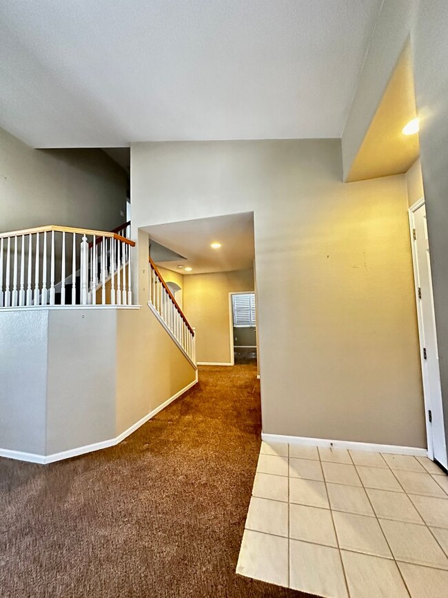 Building Photo - Beautiful 4-Bedroom Home in Mace Ranch