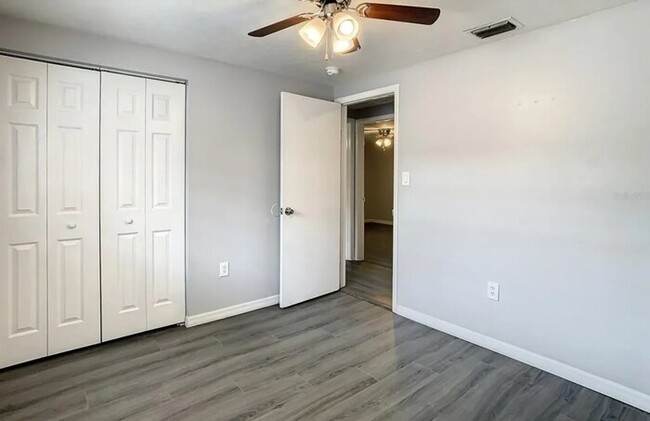 Building Photo - NEWLY RENOVATED Home For Rent in Tampa!