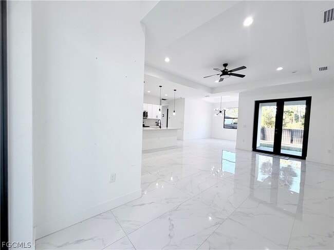 Building Photo - 312 Rosanna Ave