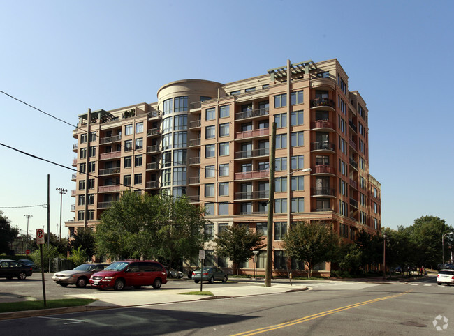 Building Photo - The Monroe at Virginia Square