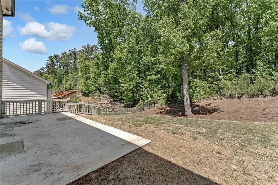 Building Photo - 850 Grove Valley Dr