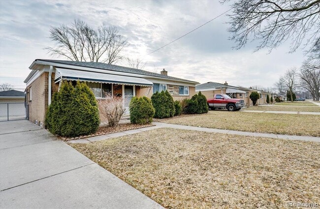 Building Photo - 32536 Warner Dr