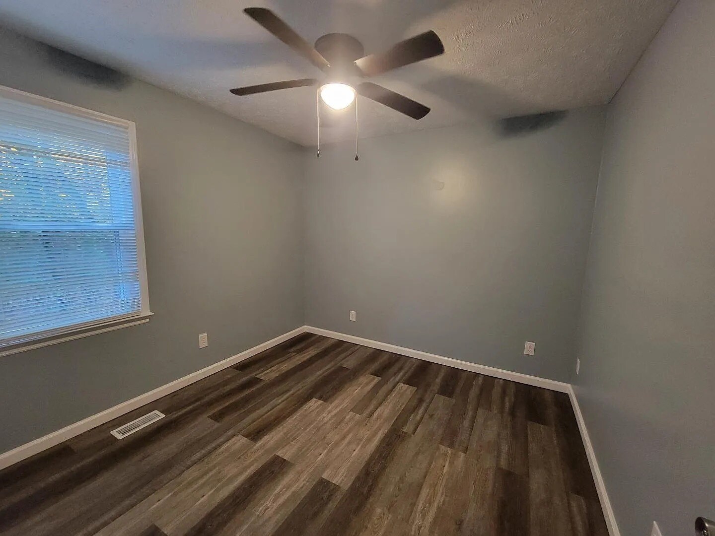 Building Photo - 9313 Oak Meadow Ct