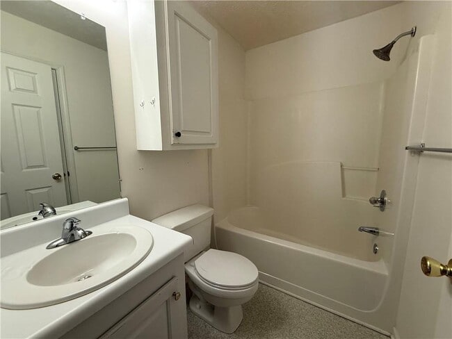 Building Photo - 2820 Florence Dr