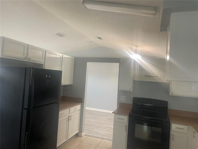 Building Photo - 116 Crescent Ct