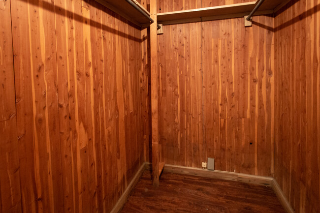 Building Photo - 88-14 65th Dr