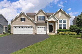 Building Photo - 643 Seneca St