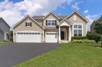 Building Photo - 643 Seneca St