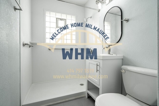 Building Photo - 2526 S 96th St