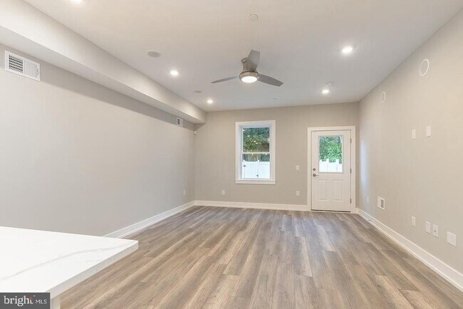 Building Photo - 2040 N 19th St
