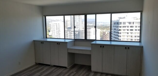 Building Photo - 10701 Wilshire Blvd