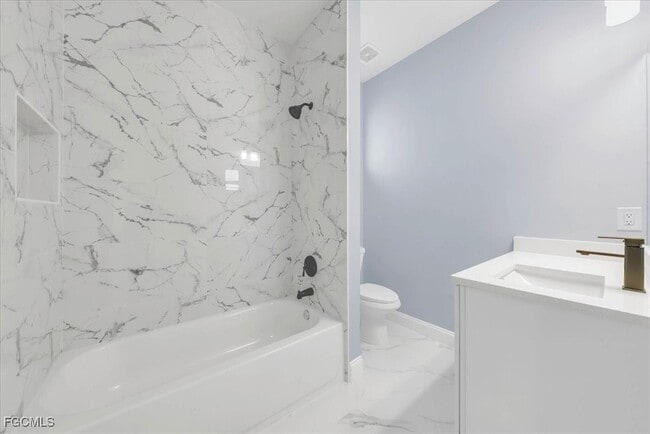 Building Photo - 3708 27th St SW