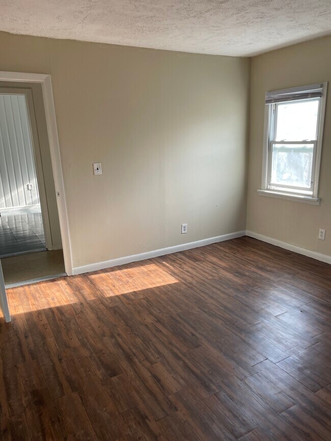 Building Photo - 112 Burhans Ave