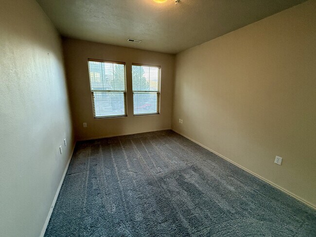 Building Photo - 1820 Fox Bay Dr