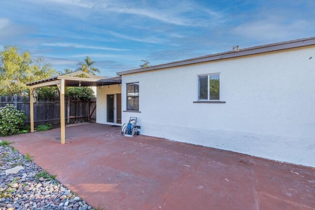 Building Photo - Charming Talmadge 2BR + Bonus Room