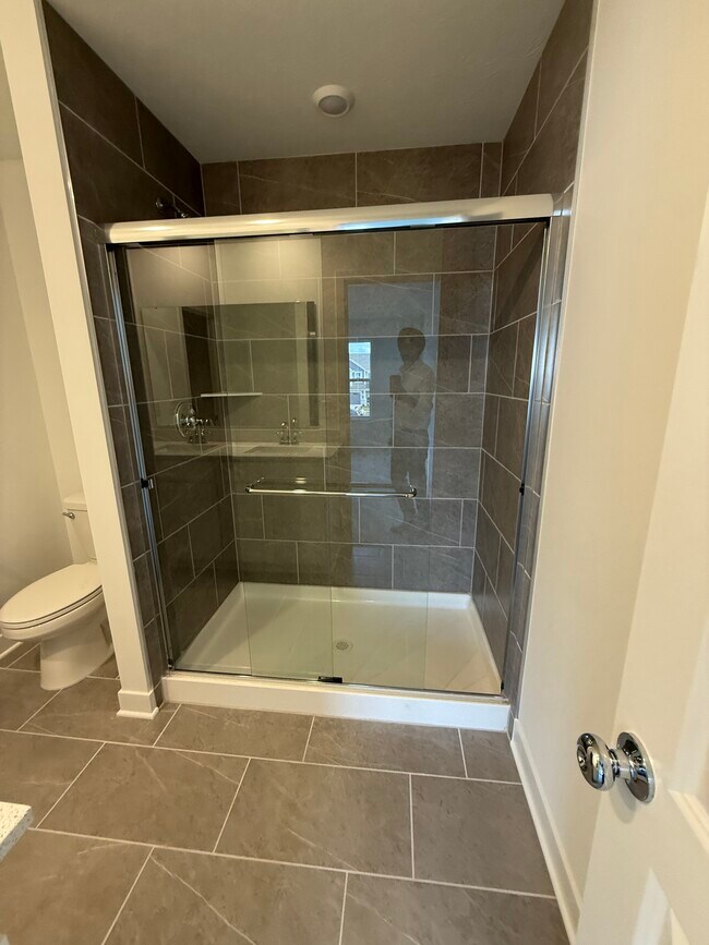 Building Photo - 15138 Farrington Rd