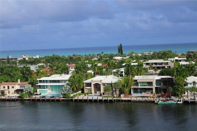 Building Photo - 20515 E Country Club Dr