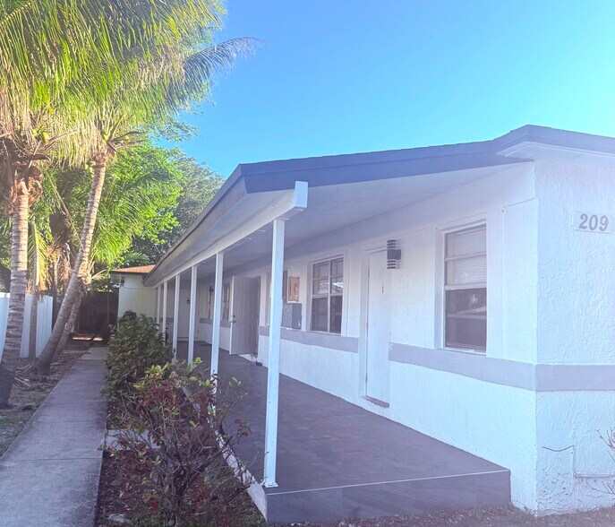 Building Photo - 209 NW 10th St