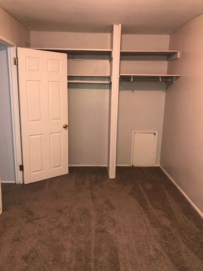 Building Photo - 3 Bedroom 1bath Southwest Baltimore