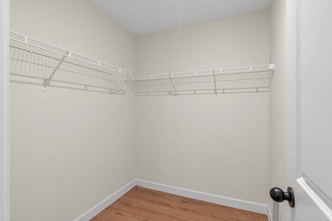 Building Photo - 303 Channel Run Ln