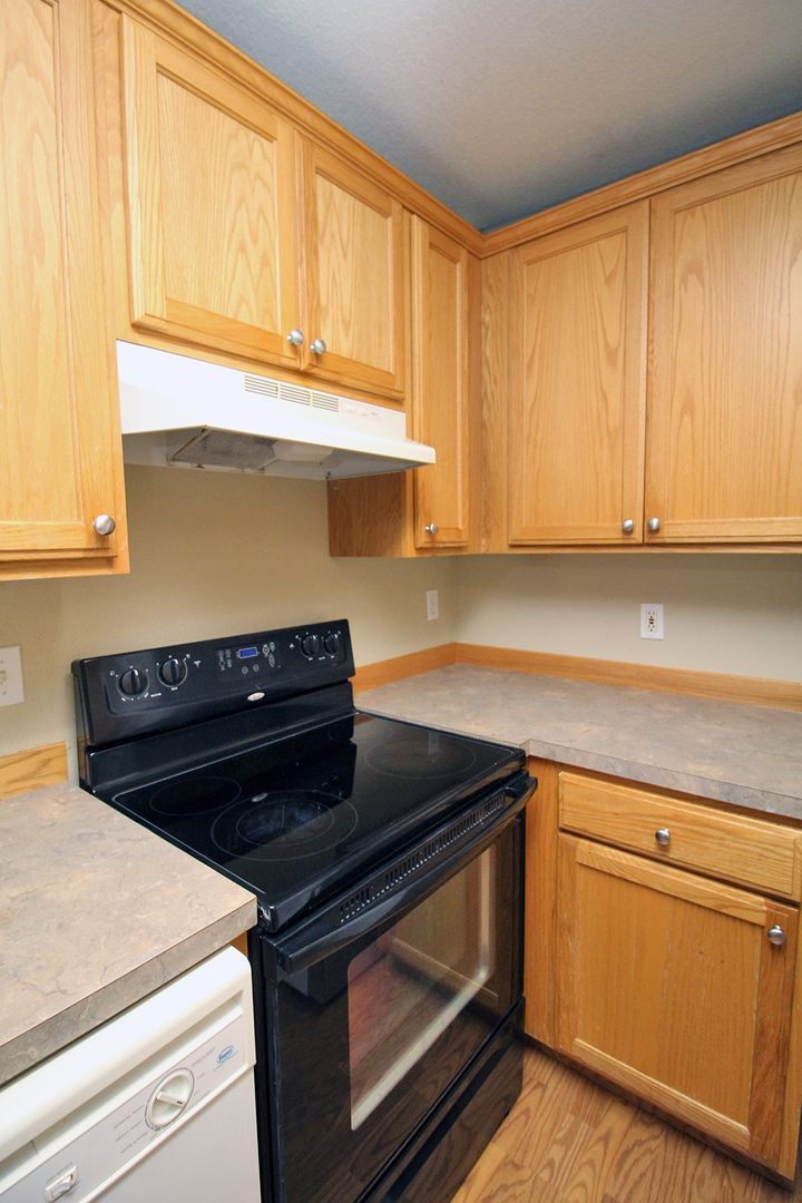 Building Photo - 8102 SE Lambert St