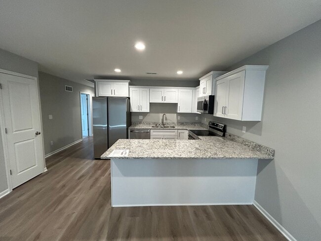 Building Photo - 611-613 Fall Meadow