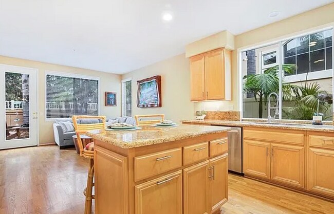 Building Photo - 43 Chapital