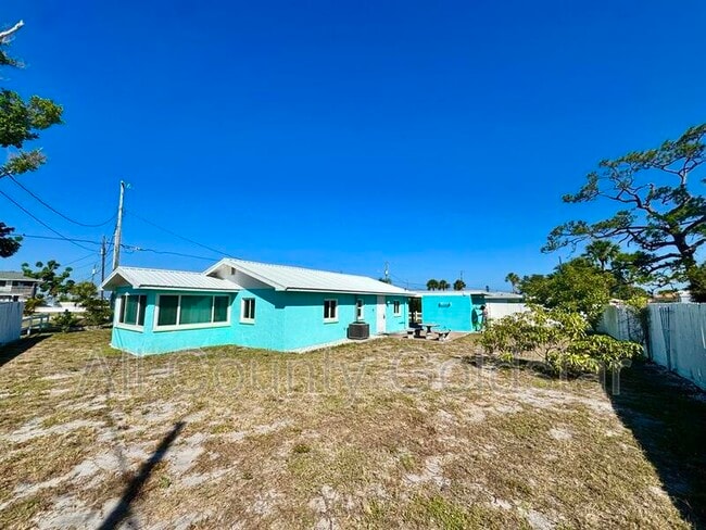 Building Photo - 495 S McCall Rd