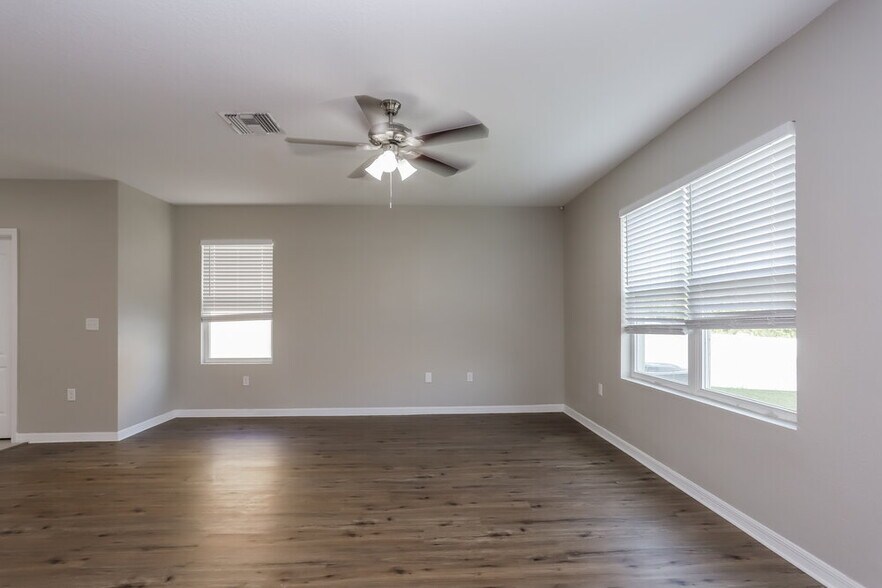 Building Photo - 1806 Greenwood Valley Dr
