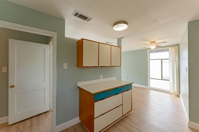 Building Photo - Cozy 3BD/2BA Brick Home in Vibrant Northea...