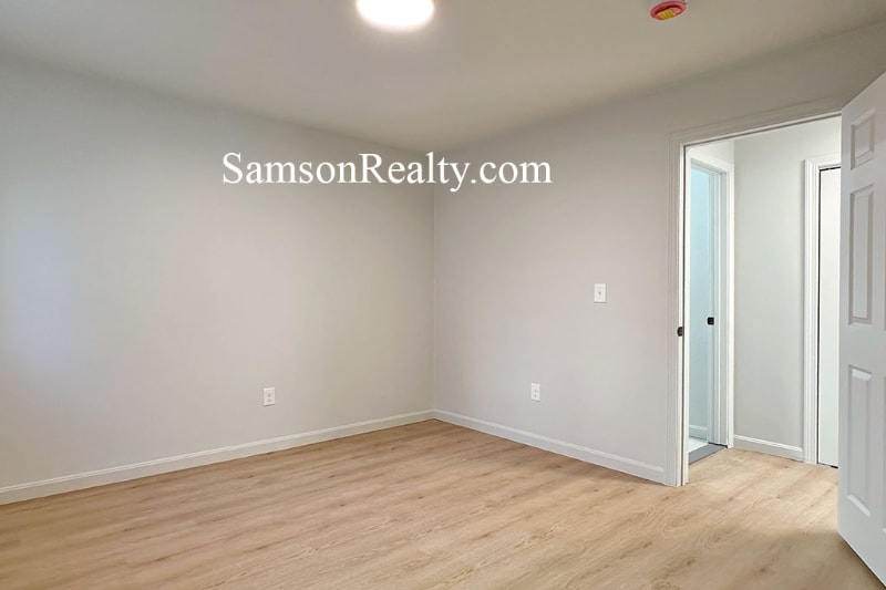 Building Photo - 39 Schofield St